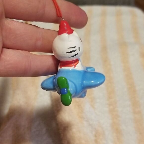 Hello Kitty Ceramic Christmas Ornament Collectable - Picture 5 of 9